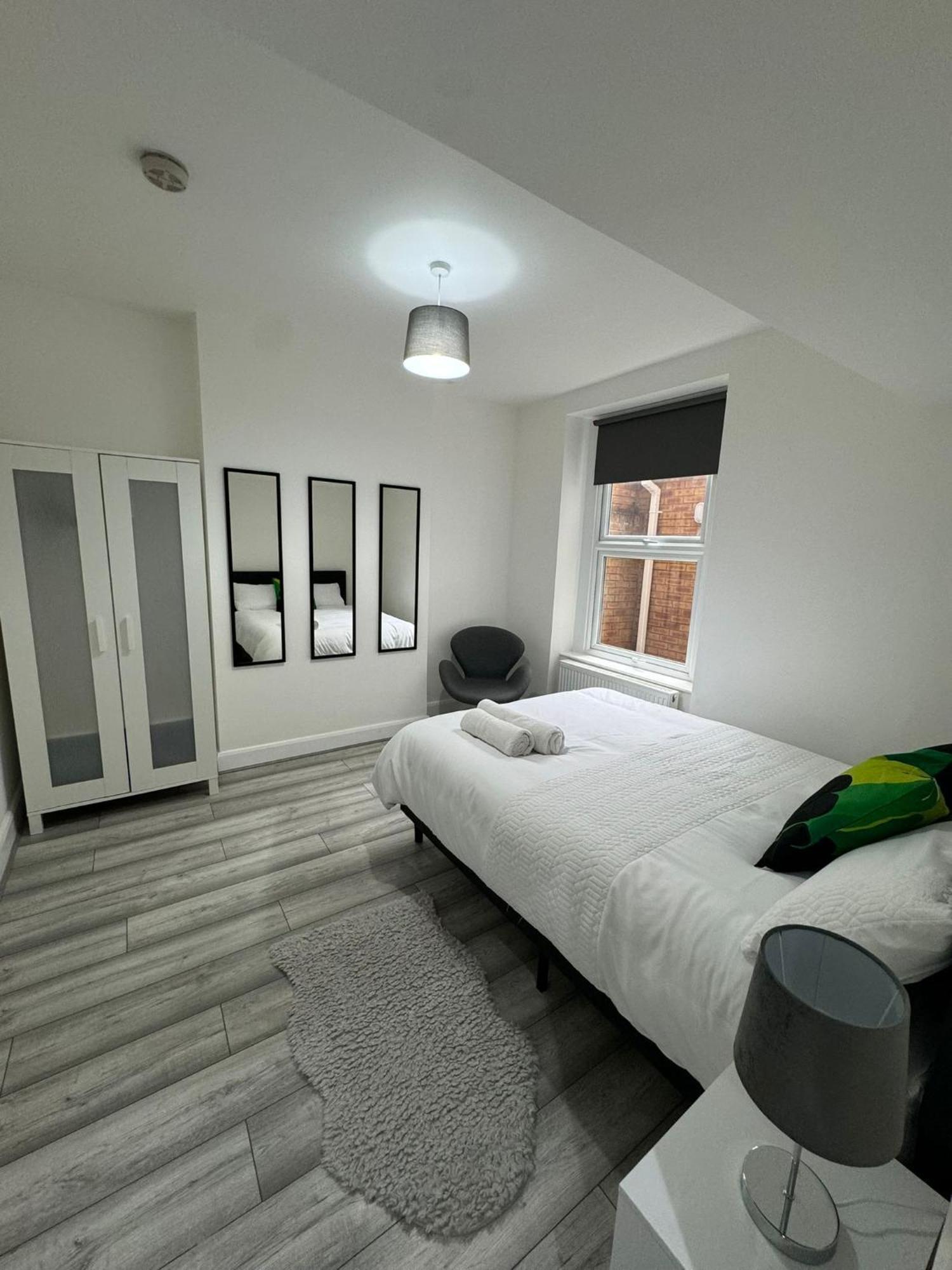 Apartament 2 Double Bedroom Garden Flat In Acton,london