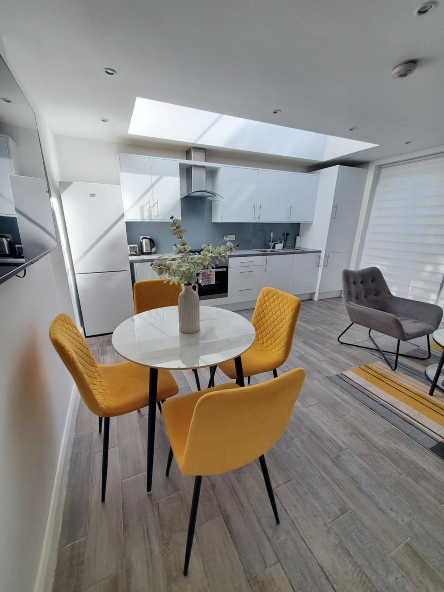 2 Double Bedroom Garden Flat In Acton,london Apartament Londra